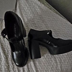 Madden Girl sz 6.5 new High platform black shoes
